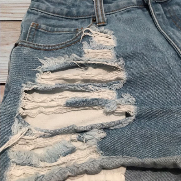 Forever 21 Distressed Shorts - Picture 6 of 8